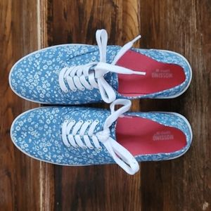 MOSSIMO sneakers